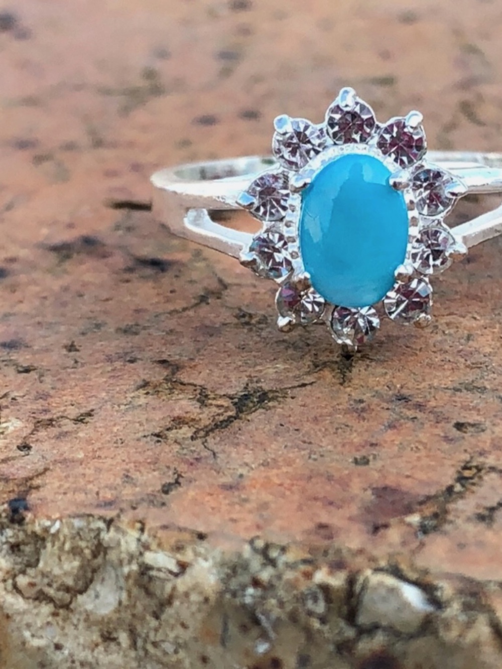 VTG 70s/80s Fashion Ladies Ring Silvertone Turquoise Colored Cab/Clear Stone~ 8
